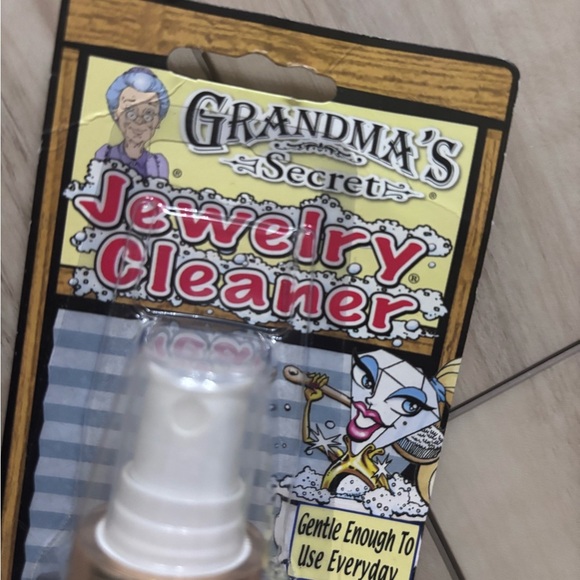 Grandma's Secret Jewelry Cleaner - Picture 2 of 3